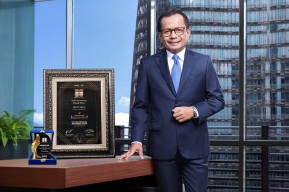 Dirut SIG Donny Arsal Dianugerahi Top CEO Indonesia Awards 2024