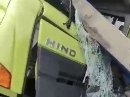 Truk Fuso Seruduk Rumah Warga di Bangkalan, Sopir Diduga Mengantuk