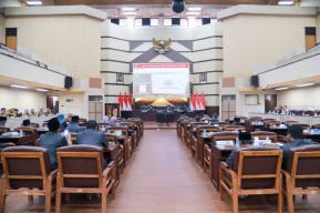 Pjs Bupati Jember Paparkan Nota Pengantar R-APBD TA 2025