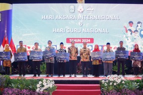 Pj Gubernur Jatim Adhy: Siapa Bilang Guru Tidak Keren
