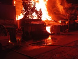 Ruko di Pasar Ngraho Bojonegoro Terbakar, Kerugian Capai Rp370 Juta
