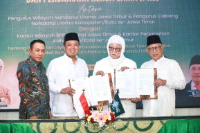 Menteri ATR/BPN - PWNU Jatim Teken Kerja Sama Sertifikat Tanah Wakaf