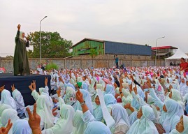 Hadiri Shalawat Akbar di Sidoarjo, Khofifah: Optimis tapi Tetap Waspada