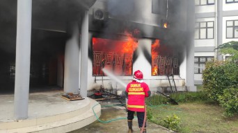 Gudang UIN Sayyid Ali Rahmatullah Tulungagung Terbakar