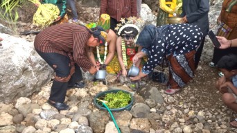 Mengenal Tradisi Manten Kucing, Ritual Meminta Hujan di Tulungagung
