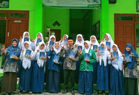 Hari Guru Nasional, SMP Buana Waru Sidoarjo Launching Antologi Cerpen