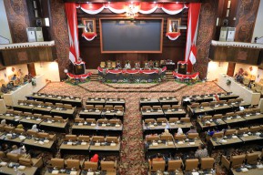 Besaran APBD Jatim 2025, Pendidikan dan Kesehatan jadi Prioritas