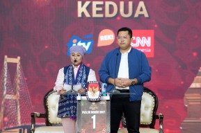 Debat Pilkada Jatim, Paslon Luluk - Lukman Ungkap Fakta Mengejutkan soal Pemprov