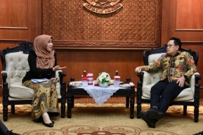 Temui Pj Gubernur Jatim, Senator Lia Usulkan Dana Bagi Hasil Cukai Naik 5 Persen