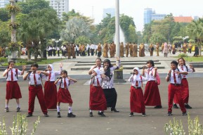 Pemkot Surabaya Siapkan Perwali Perlindungan Guru