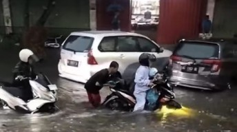 2 Jam Diguyur Hujan, Kota Kediri Terendam Banjir