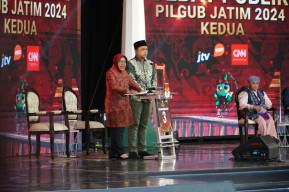 Debat Pilkada Jatim: Risma Soroti Ketakhadiran Pemerintah saat Rakyat Kesulitan