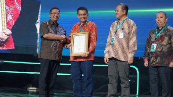 Pemprov Jatim Raih Penghargaan dari Kemenkes, Adhy: Kado Hari Pahlawan