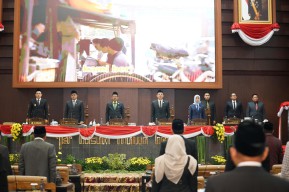 DPRD Jatim Resmi Sahkan APBD Jatim 2025, Belanja Daerah Rp29,6 Triliun