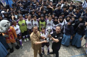 Tim Futsal Putri SMAN 2 Mojokerto Juara AXIS Nation Cup 2024