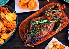 Roasted Beef Marinated Balinese Herbs, Menu Natal Hotel Swiss-Belinn Sidoarjo