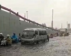 Hujan 3 Jam, Jalan Protokol Waru Sidoarjo Banjir