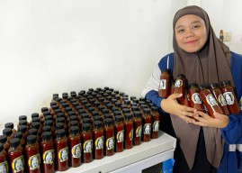 Pembuat Bumbu Bakaran di Pasuruan Raup Cuan Jutaan Rupiah Jelang Tahun Baru