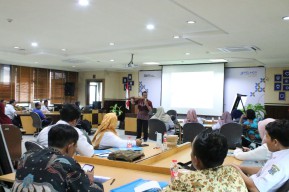 TPS - Universitas PGRI Adi Buana Gelar Pelatihan Guru BK, Cegah Perundungan