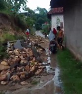 Hujan Deras, 4 Kecamatan di Bangkalan Alami Banjir dan Longsor