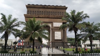 Daftar Kantong Parkir pada Malam Tahun Baru 2025 di SLG Kediri, Segini Tarifnya