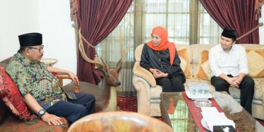 Mantan Gubernur Jatim Imam Utomo ke Khofifah-Emil: Selamat, Pasangan Teladan