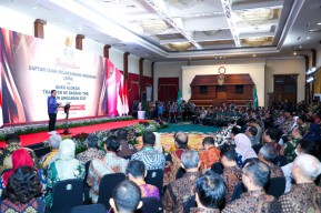Serahkan DIPA dan TKD Jatim Tahun 2025, Pj Gubernur Adhy: Harus Kita Optimalkan