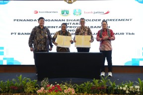 Lanjutkan Proses KUB, Bank Jatim dan Banten Teken Shareholder Agreement