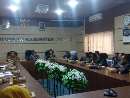 Komisi D DPRD Jember Pertanyakan Guru Tanpa Gaji 10 Bulan ke Dispendik
