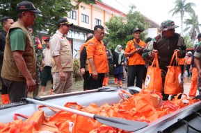 Kepala BNPB Perintahkan Perbaikan Tanggul Jebol Penyebab Banjir Ponorogo