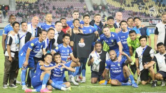 Finish Manis Persib Bandung di Paruh Musim, Persebaya Bersyukur