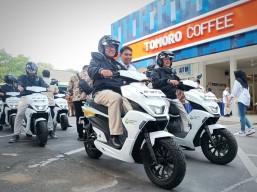 Petrokimia Gresik Tambah 160 Motor Listrik dari ITS Surabaya, Dukung Net Zero Emission