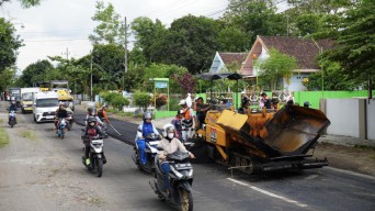 Ruas Jalan Rusak di Pare - Kandangan Kediri Kini Sudah Mulus