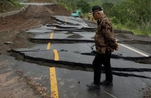 JLS Kelok 9 Sumberboto Longsor, Bupati Malang Gercep Tinjau Lokasi