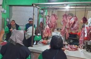 Disnak Bangkalan Wajibkan Kios Penjual Daging Miliki Sertifikat Halal