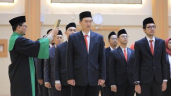 Kakanwil Kemenkumham Jatim Ambil Sumpah 61 Pejabat Notaris