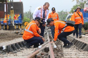 KAI Daop 7 Madiun Benahi Prasarana demi Kenyamanan dan Keselamatan Penumpang