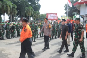Personel Polres Blitar Kota Siaga Antisipasi Bencana Hidrometeorologi