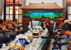 Wamendigi Dorong Pertumbuhan Ekonomi Digital Desa di Sidoarjo