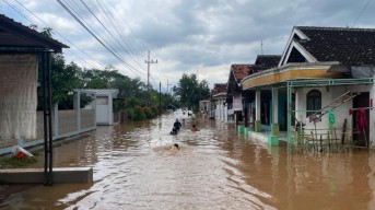 8 Kecamatan di Pasuruan Dilanda Banjir, Puluhan Warga Dievakuasi