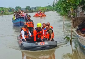 Pj Gubernur Jatim Sidak Sungai Kedung Peluk Candi Sidoarjo, Ini Temuannya