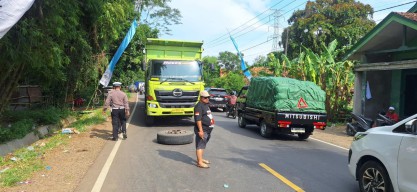 5 Kendaraan di Bangkalan Tabrakan Beruntun gegara Truk Fuso Rem Blong