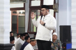 Mas Dhito Ikut Tahlilan Bareng Warga di Ponpes Raudlatul Ibaad Plemahan