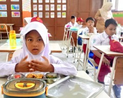 Kick Off Program Makan Bergizi Gratis di Sidoarjo Sentuh 3000 Siswa