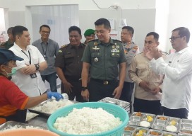 Pastikan Kualitas Menu MBG, Dandim 0826 Pamekasan Tinjau Dapur SPPG