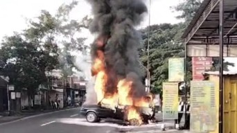 Mobil Terbakar usai Isi BBM di SPBU Tulungagung