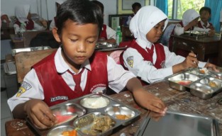 UMKM di Bangkalan Menggeliat Berkat Makan Bergizi Gratis