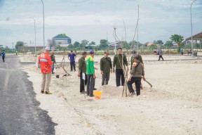 150 Pohon Ditanam di Lapangan Gajah Mada Lamongan, Ciptakan Ruang Terbuka Hijau