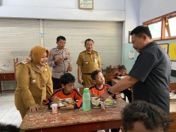 Makan Bergizi Gratis di Ponorogo, Siswa: Rasanya Enak Sekali