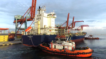 Layanan Pertama IPC Terminal Petikemas 2025